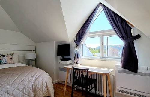 Tadoussac House | La Merveilleuse - House and Pavilions