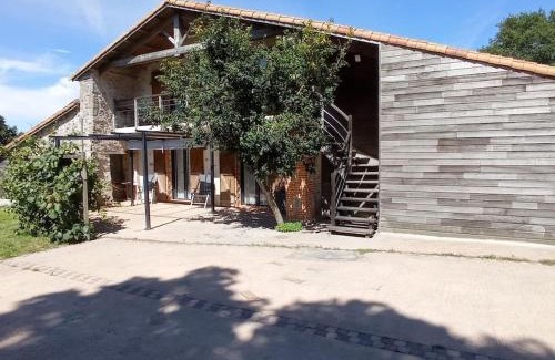 Le Poire-sur-Vie Apartment | La Millière - Piscine & campagne - Céleste