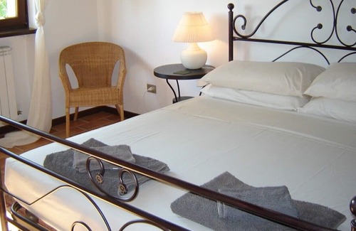 Monte Vidon Corrado Apartment | La-Mimosa, charming self-catering apartment in rural Le Marche