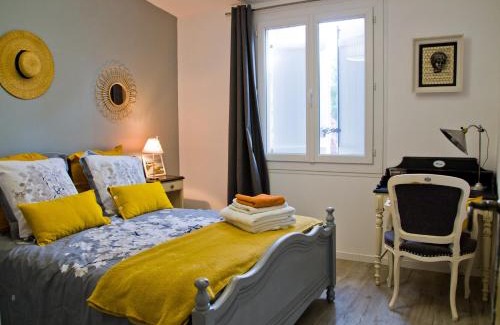 Mirabeau Bed & Breakfast | La Mirabelle - suite familiale de charme en Provence