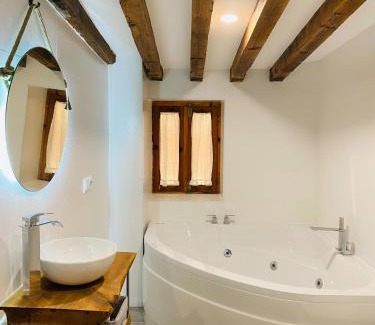 Old Town Apartment | La Moneda Home Spa