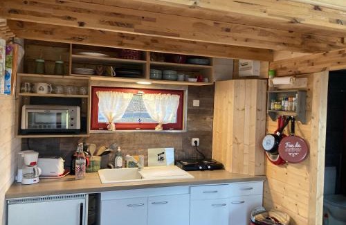 Menetrux-en-Joux Ski Chalet | La p'tite maison bois du hérisson