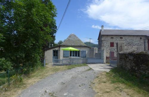 Saint-Hostien House | La P'tite Maison
