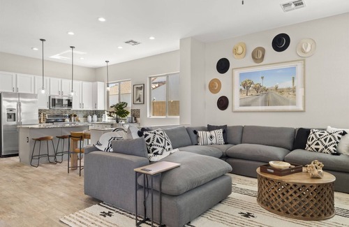 East Mesa House | La Palma Suites in Mesa