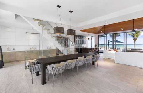 Dunmore Town House | La Palmeraie Asian House: Oceanfront, Private Beach, Maid, Pool, Gym, Theater