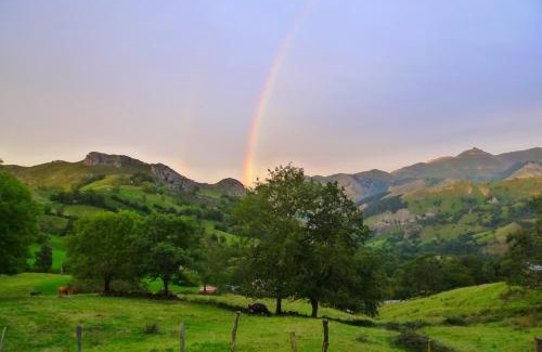 San Roque de Riomiera House | La Pasiega
