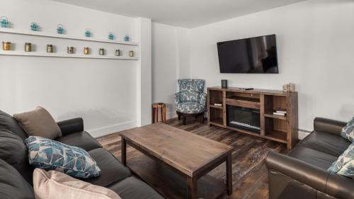 Warren Apartment | La Pasta At Mad House condo
