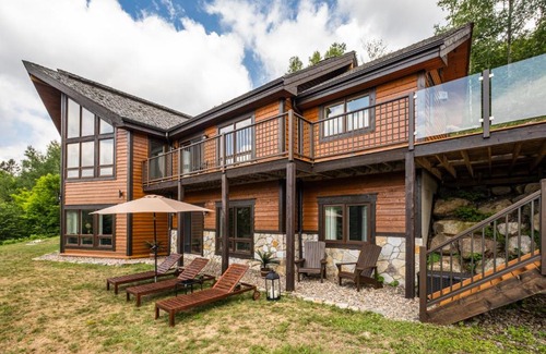 Saint-Faustin-Lac-Carre Ski Chalet | La Perle de Montagnes - Luxurious Chalet