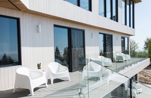 La Malbaie House | La Perséide with viewpoint overlooking the river and mountains