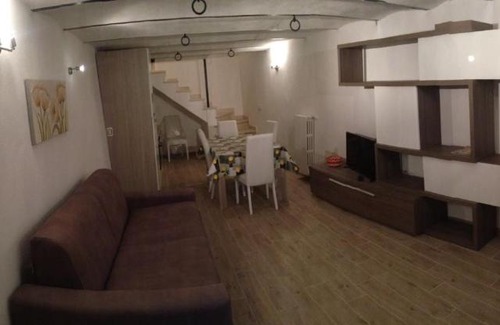 Rivisondoli Apartment | la petit maison