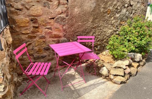 Neffies Apartment | La Petite Bastide-Central Apartment in Neffies