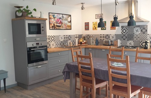 Quillan House | LA PETITE BICOQUE at the bottom of the garden