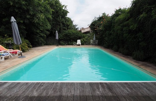 Condom Apartment | La Petite Gensac - La Cathedrale Apartment. Sleeps 6