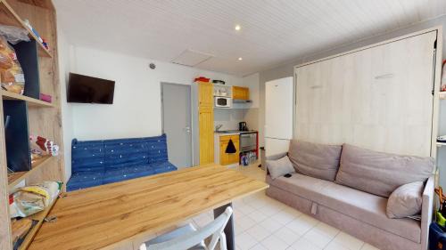 Saint-Hilaire-de-Riez Apartment | La Petite Maison de la Roseraie