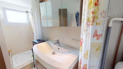 Saint-Hilaire-de-Riez Apartment | La Petite Maison de la Roseraie