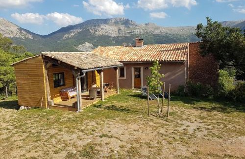Blieux Bed & Breakfast | La Peyregoune, logement en pleine nature et table d'hôtes