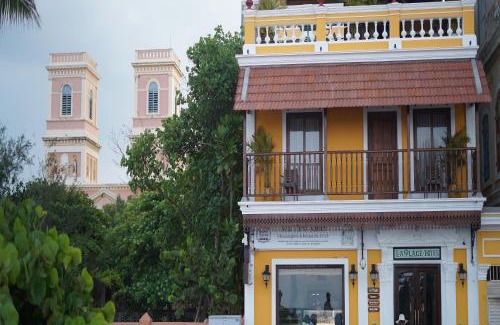 White Town Hotel | La Plage Seaview Suites