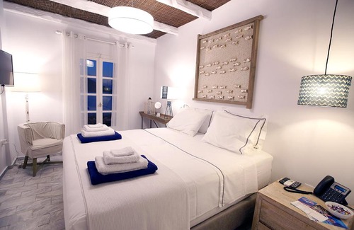 Massouri House | La Playa Boutique Apartments