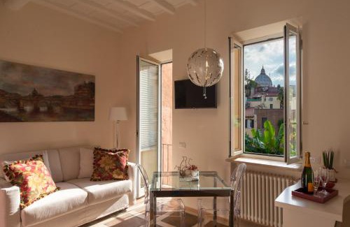 Rione XIV Borgo Apartment | La Porta Rossa di Borgo - Vatican Luxury Suite
