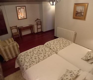 Los Tojos Hotel | La Punvieja