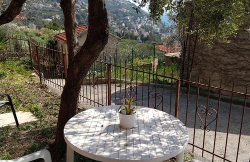 Ospedaletti Apartment | La QUIETE