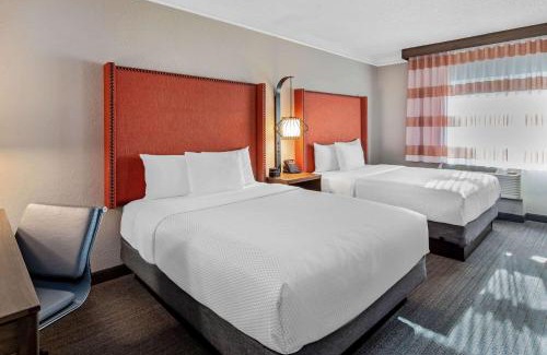 Downtown Hotel | La Quinta by Wyndham San Francisco Airport North - Free Airport Shuttle
