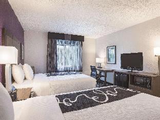 Linthicum Heights Hotel | La Quinta by Wyndham Baltimore BWI Airport