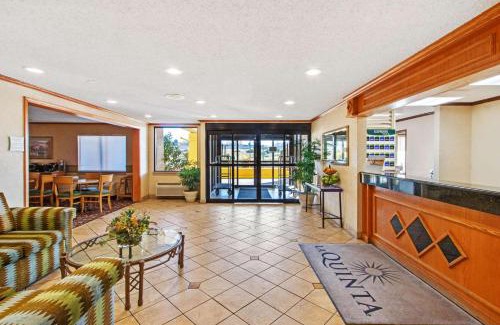 Albuquerque Hotel | La Quinta by Wyndham Albuquerque Journal Ctr NW