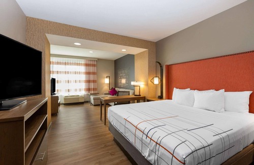 Altoona Hotel | La Quinta by Wyndham Altoona Des Moines