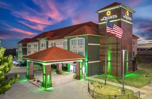 Alvarado Hotel | La Quinta by Wyndham Alvarado
