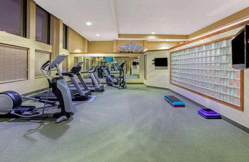 Appleton Hotel | La Quinta by Wyndham Appleton College Avenue