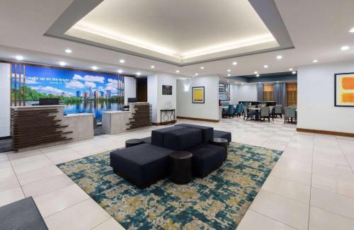 McNeil Hotel | La Quinta by Wyndham Austin NW/Lakeline Mall