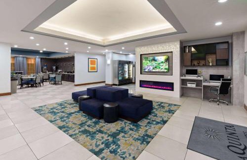 McNeil Hotel | La Quinta by Wyndham Austin NW/Lakeline Mall