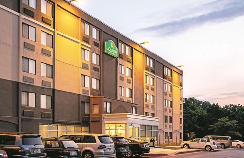 Rosedale Hotel | La Quinta by Wyndham Baltimore N/White Marsh