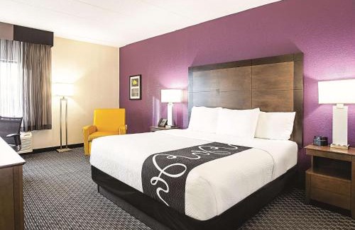 Rosedale Hotel | La Quinta by Wyndham Baltimore N/White Marsh