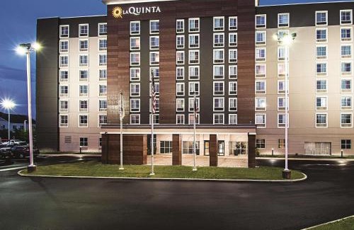 Sharonville Hotel | La Quinta by Wyndham Cincinnati Sharonville
