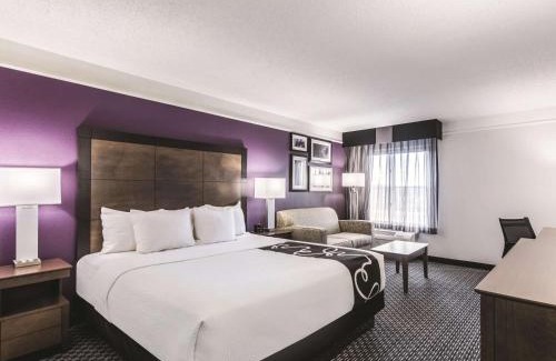 Sharonville Hotel | La Quinta by Wyndham Cincinnati Sharonville