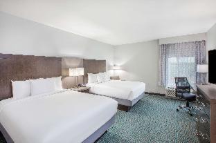 Duncanville Hotel | La Quinta by Wyndham Dallas Duncanville