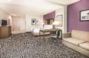 The Colony Hotel | La Quinta by Wyndham Dallas Plano - The Colony