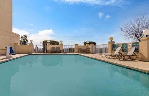 Biggs Field Hotel | La Quinta by Wyndham El Paso East