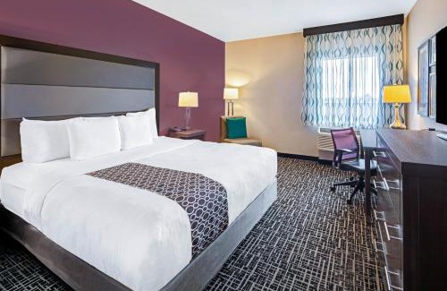 McAllen Hotel | La Quinta by Wyndham McAllen La Plaza Mall