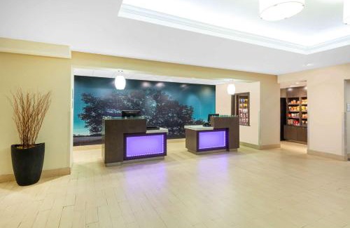 Wydewood Estates Hotel | La Quinta by Wyndham Midland North