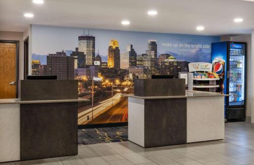 Minnetonka Hotel | La Quinta by Wyndham Minneapolis-Minnetonka
