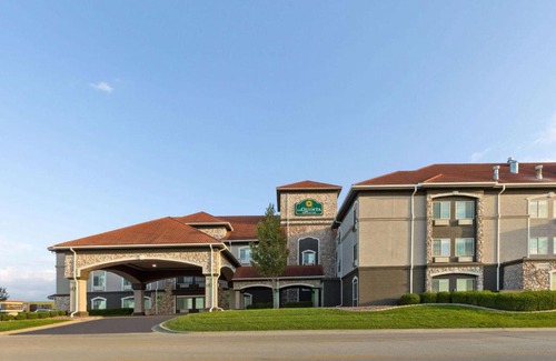 Olathe Hotel | La Quinta by Wyndham Olathe
