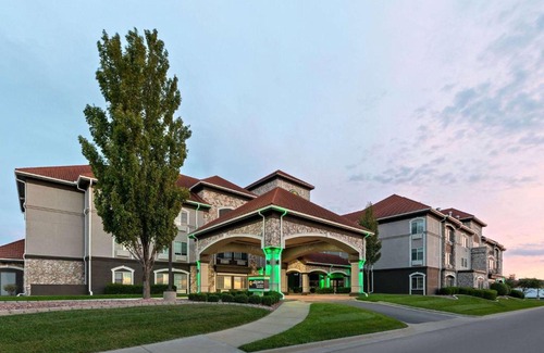 Olathe Hotel | La Quinta by Wyndham Olathe