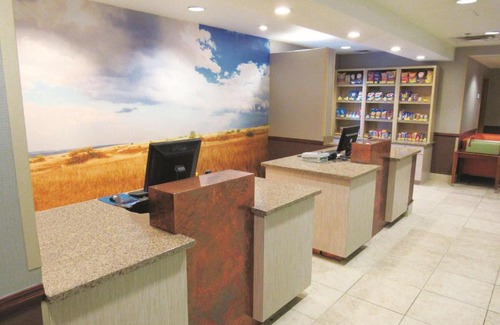 Olathe Hotel | La Quinta by Wyndham Olathe