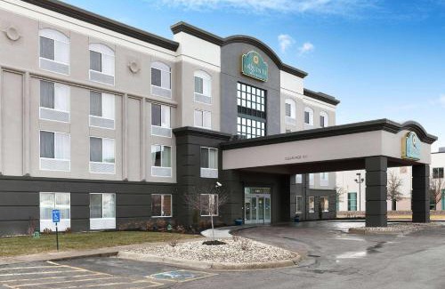 Carter Lake Hotel | La Quinta by Wyndham Omaha Airport Downtown