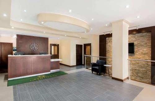 Durham Region Hotel | La Quinta by Wyndham Oshawa