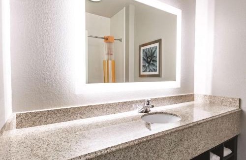 Estrella Village Hotel | La Quinta by Wyndham Phoenix I-10 West