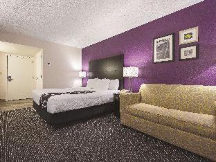 Plantation Hotel | La Quinta by Wyndham Plantation at SW 6th St